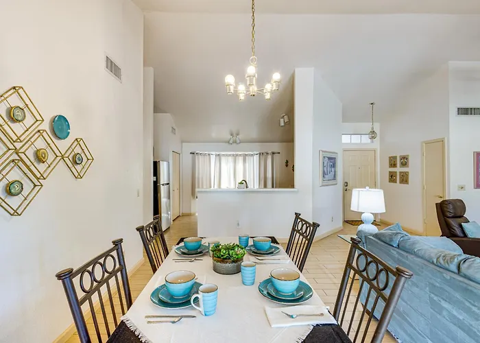 'southwest Getaway' W/ Fenced Yard In Chandler!