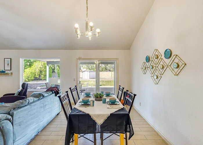 Holiday home 'southwest Getaway' W/ Fenced Yard In Chandler! *