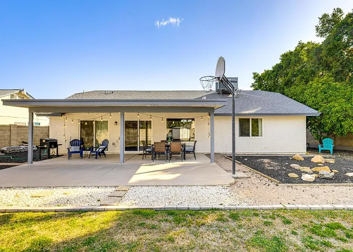 'southwest Getaway' W/ Fenced Yard In Chandler! *