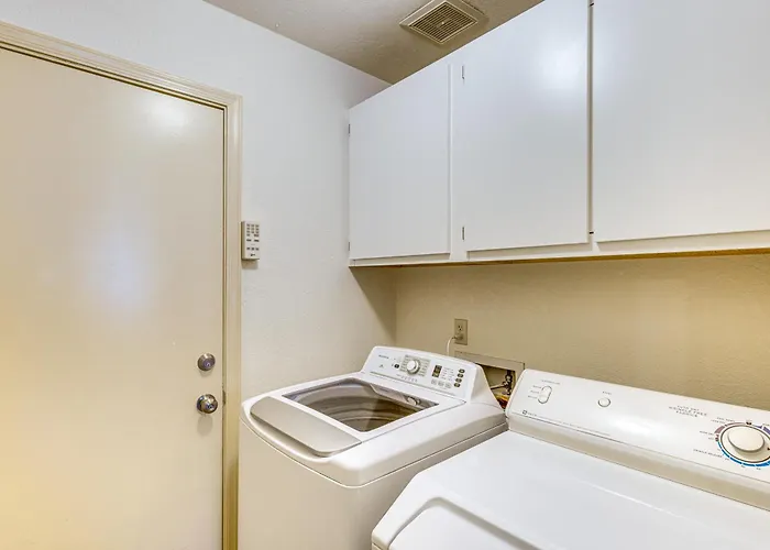 Holiday home 'southwest Getaway' W/ Fenced Yard In Chandler! Chandler